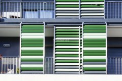 fenster-viviendas-en-premia-de-dalt-celosias-correderas