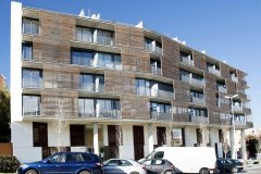 fenster-edificio-viviendas-frontal-sant-boi